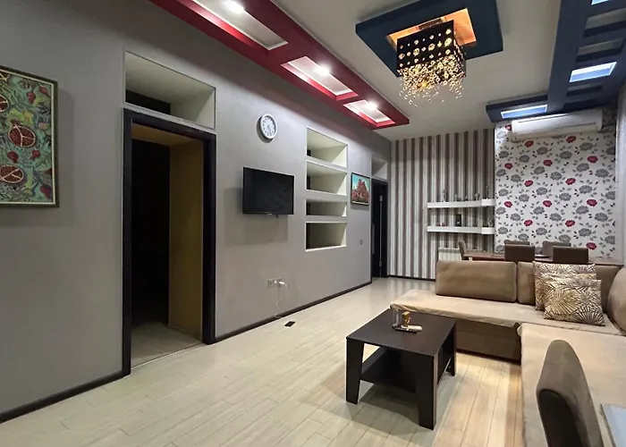 Large And Central Apartment In The Heart Of Baku, Close To Icheri Sheher Metro Station And The Fountain Square