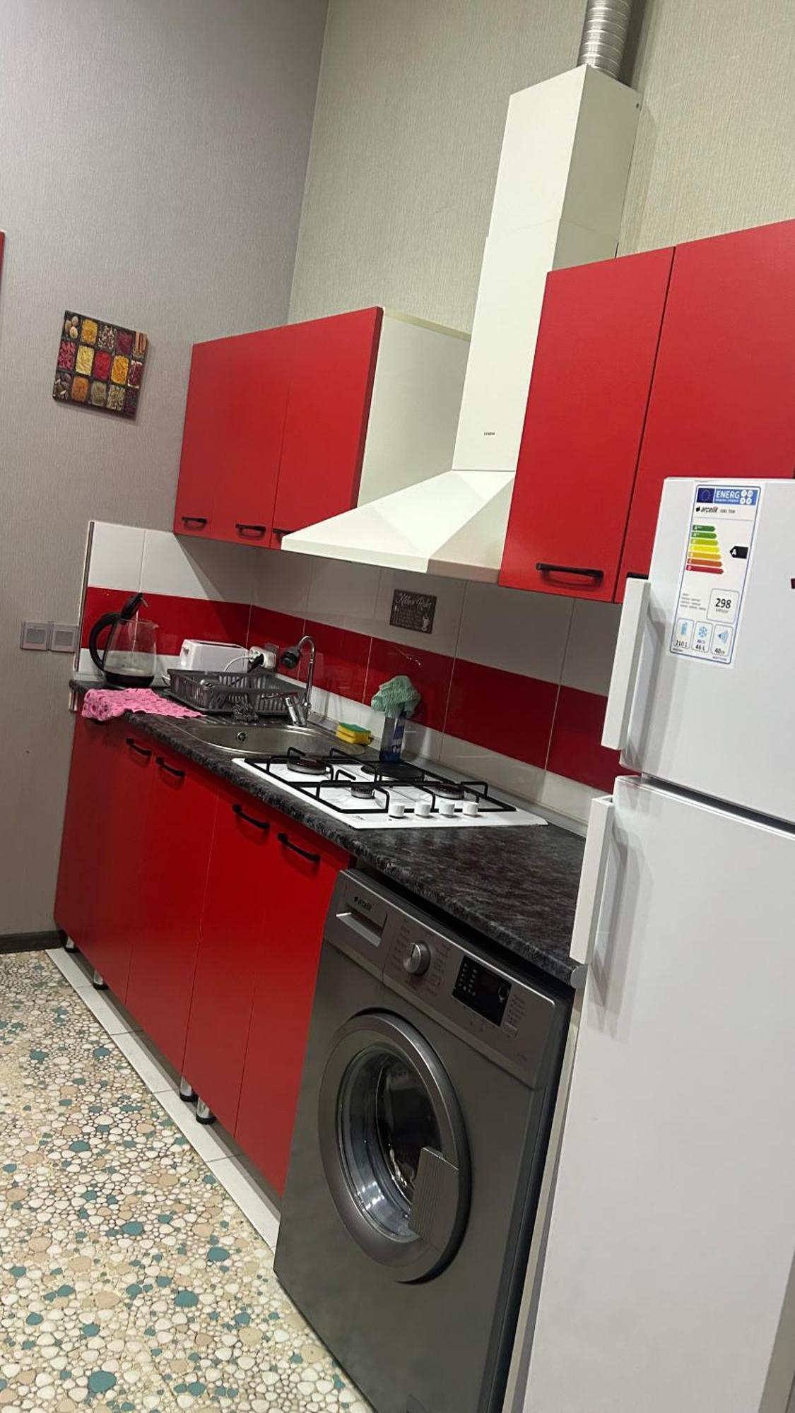 Large And In The Heart Of Baku, Close To Icheri Sheher Metro Station And The Fountain Square * Baku