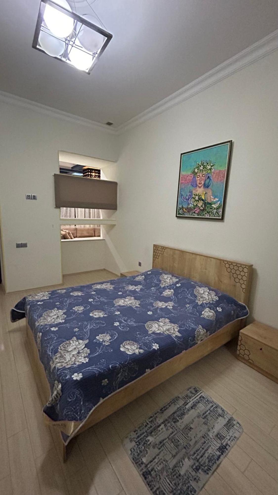 Large And In The Heart Of Baku, Close To Icheri Sheher Metro Station And The Fountain Square