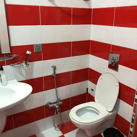 Large And Central Apartment In The Heart Of Baku, Close To Icheri Sheher Metro Station And The Fountain Square Exterior photo
