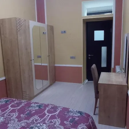 Large And Central Apartment In The Heart Of Baku, Close To Icheri Sheher Metro Station And The Fountain Square Exterior photo