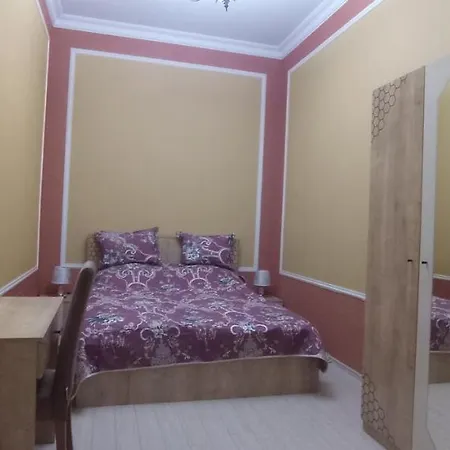 Large And Central Apartment In The Heart Of Baku, Close To Icheri Sheher Metro Station And The Fountain Square Exterior photo